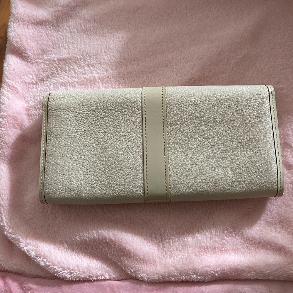 Lv continental Wallet